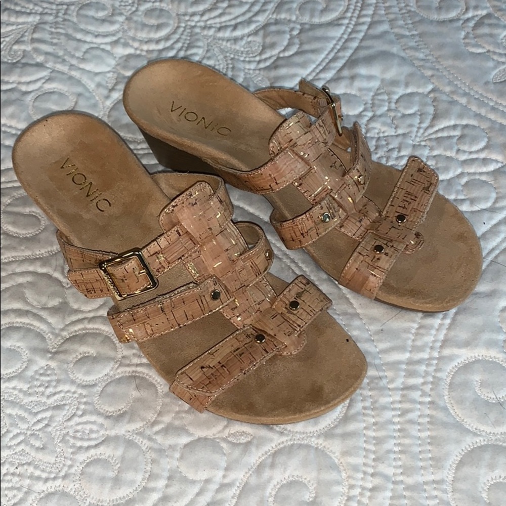 Vionic Wedge Sandals Size 8 NWOT